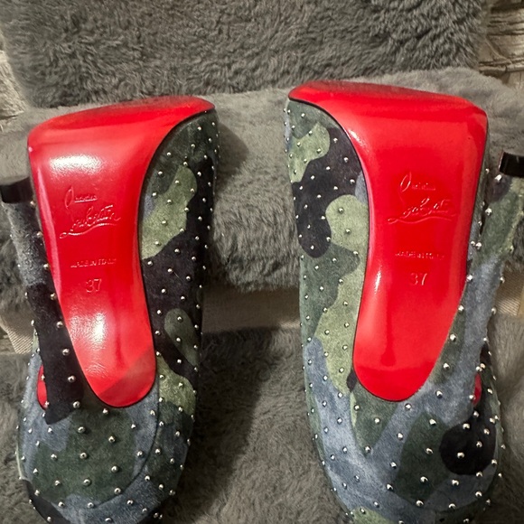 Sold ****Christan Louboutin 37 * OBO * - Picture 11 of 11